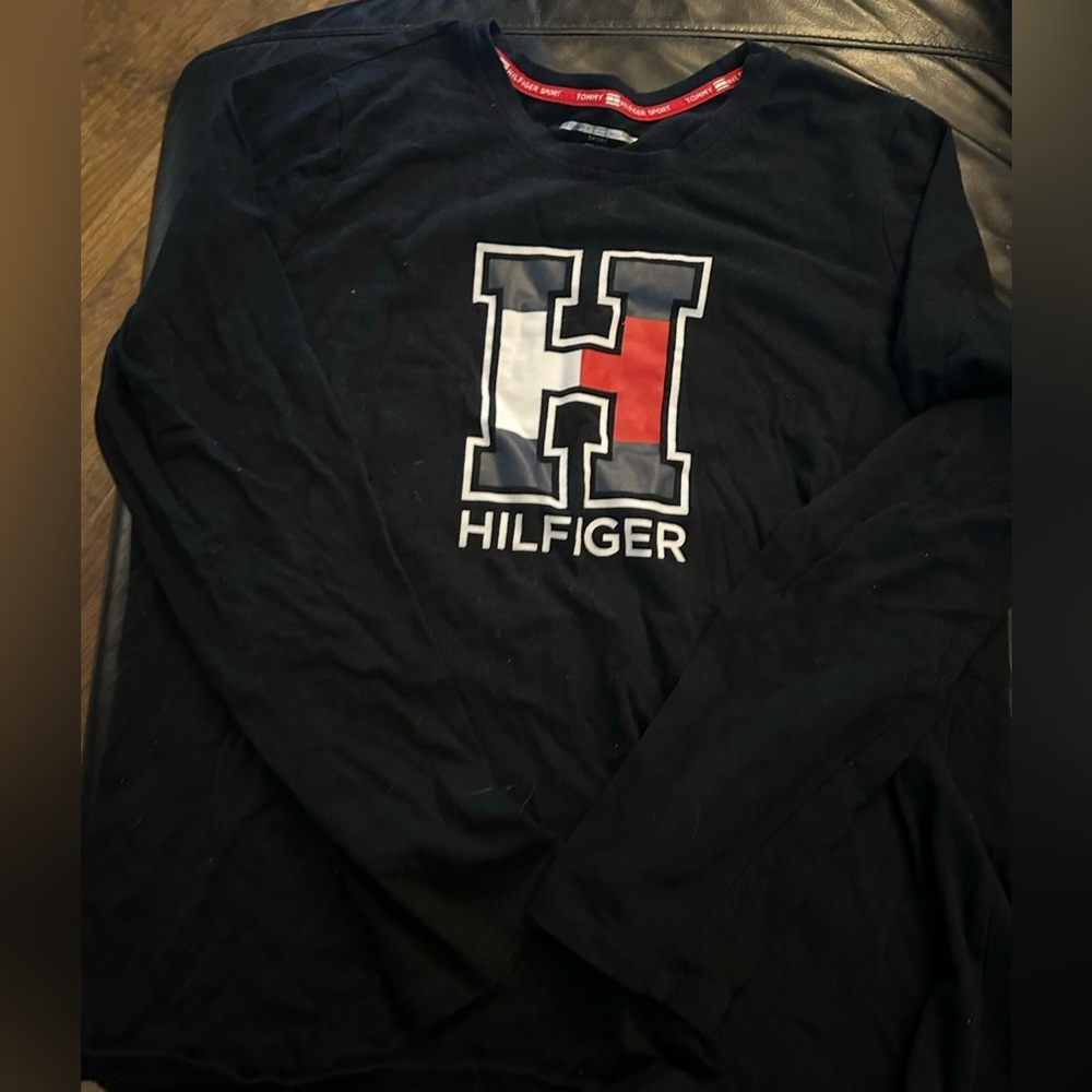 Tommy Hilfiger Logo Long Sleeve Tee